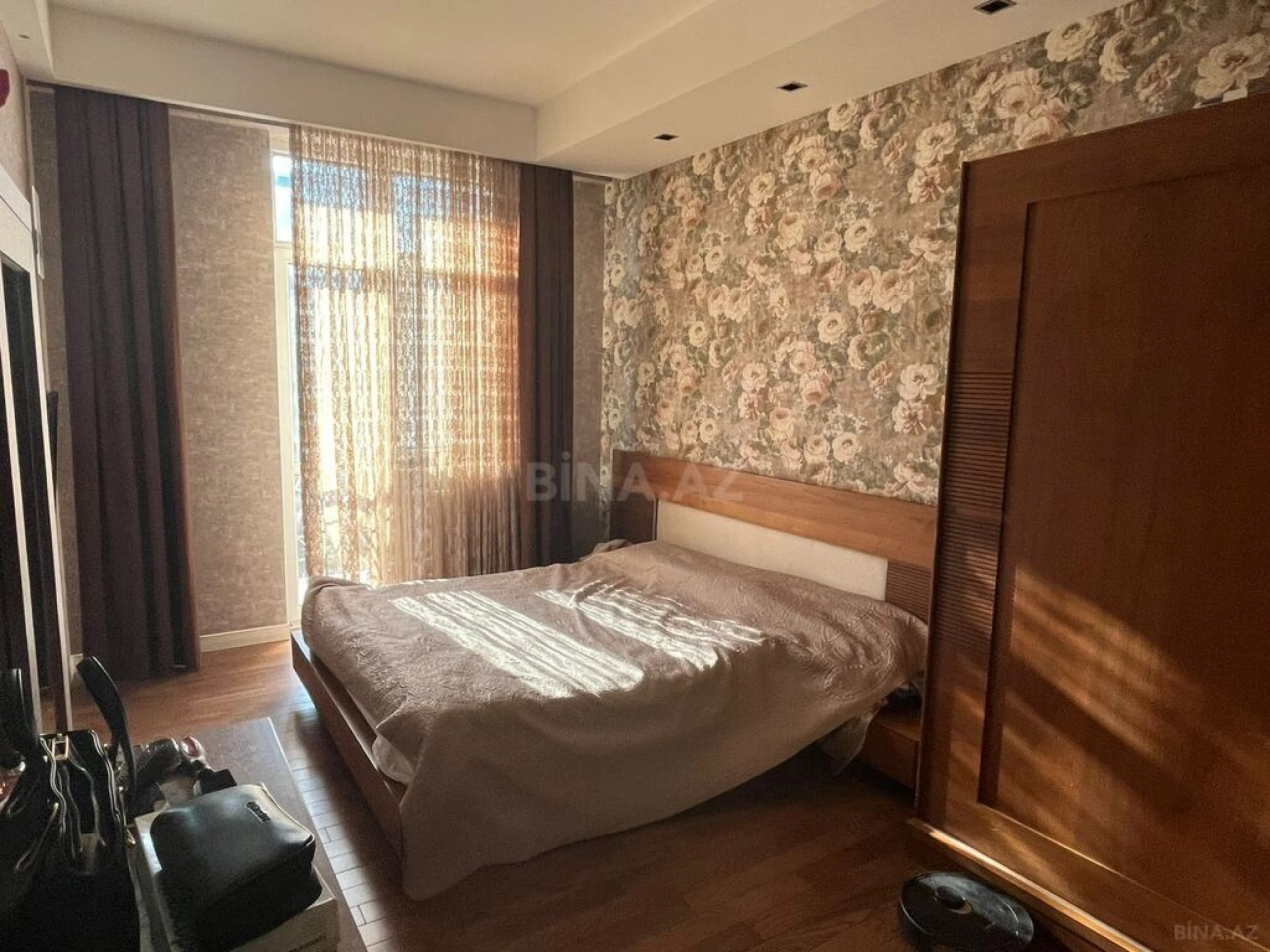 Satılır 3 otaqlı mənzil 115 m²