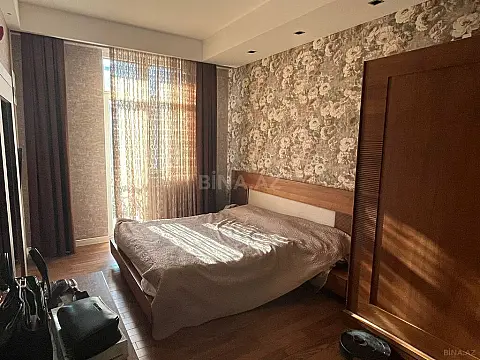 Satılır 3 otaqlı mənzil 115 m²