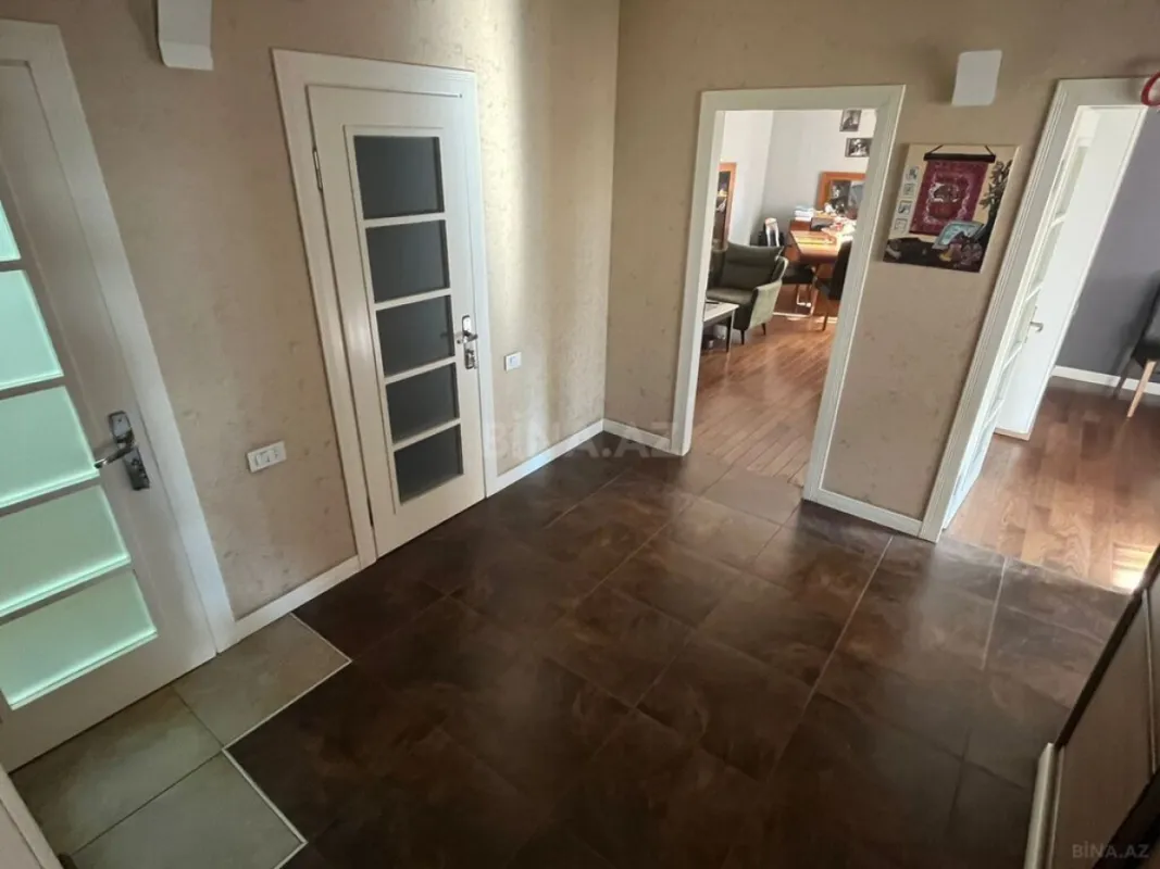 Satılır 3 otaqlı mənzil 115 m²