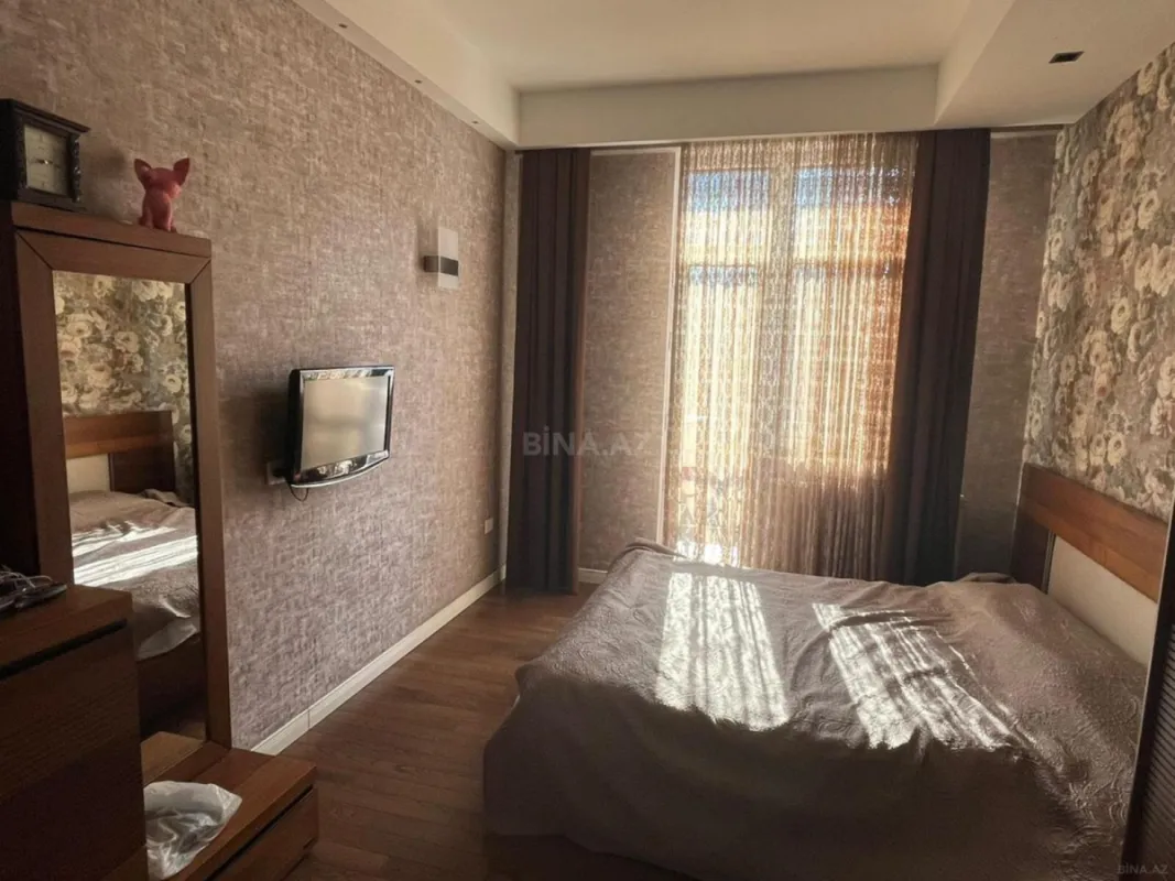 Satılır 3 otaqlı mənzil 115 m²