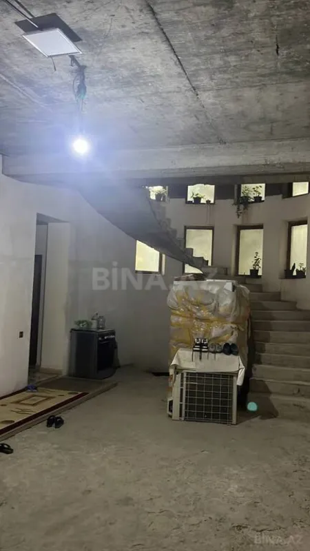 Satılır 7 otaqlı həyət evi 391 m²