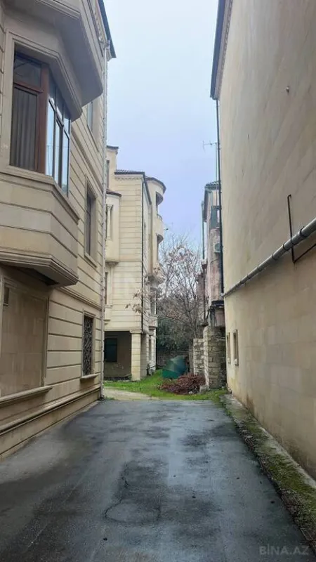 Satılır 7 otaqlı həyət evi 391 m²