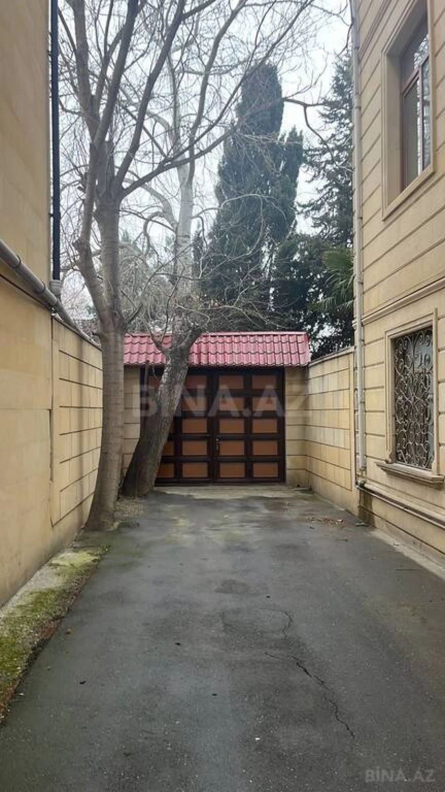 Satılır 7 otaqlı həyət evi 391 m²