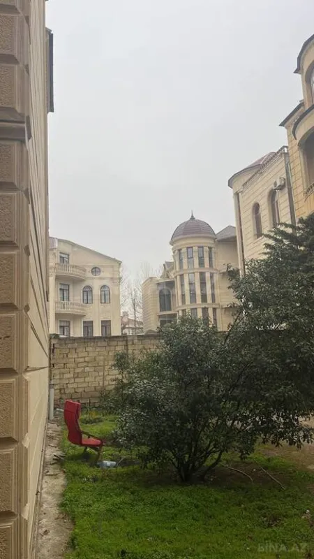 Satılır 7 otaqlı həyət evi 391 m²
