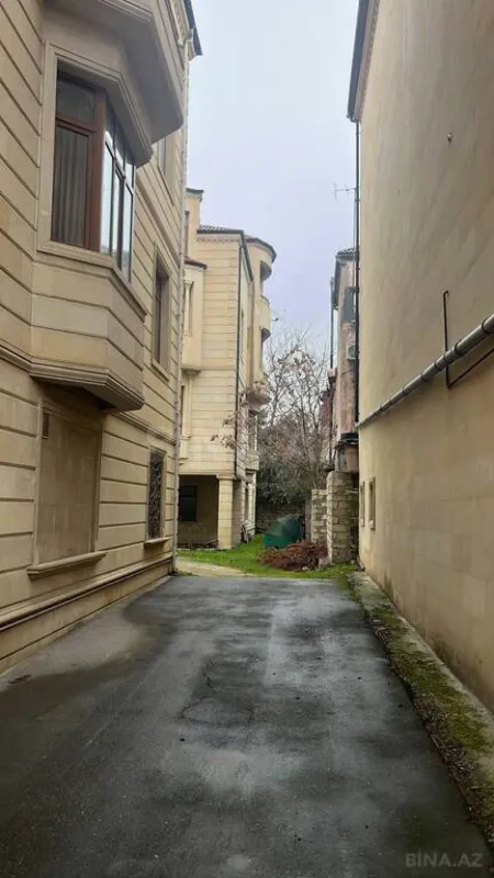 Satılır 7 otaqlı həyət evi 391 m²