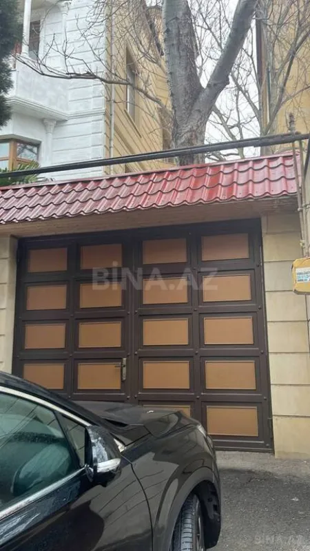 Satılır 7 otaqlı həyət evi 391 m²