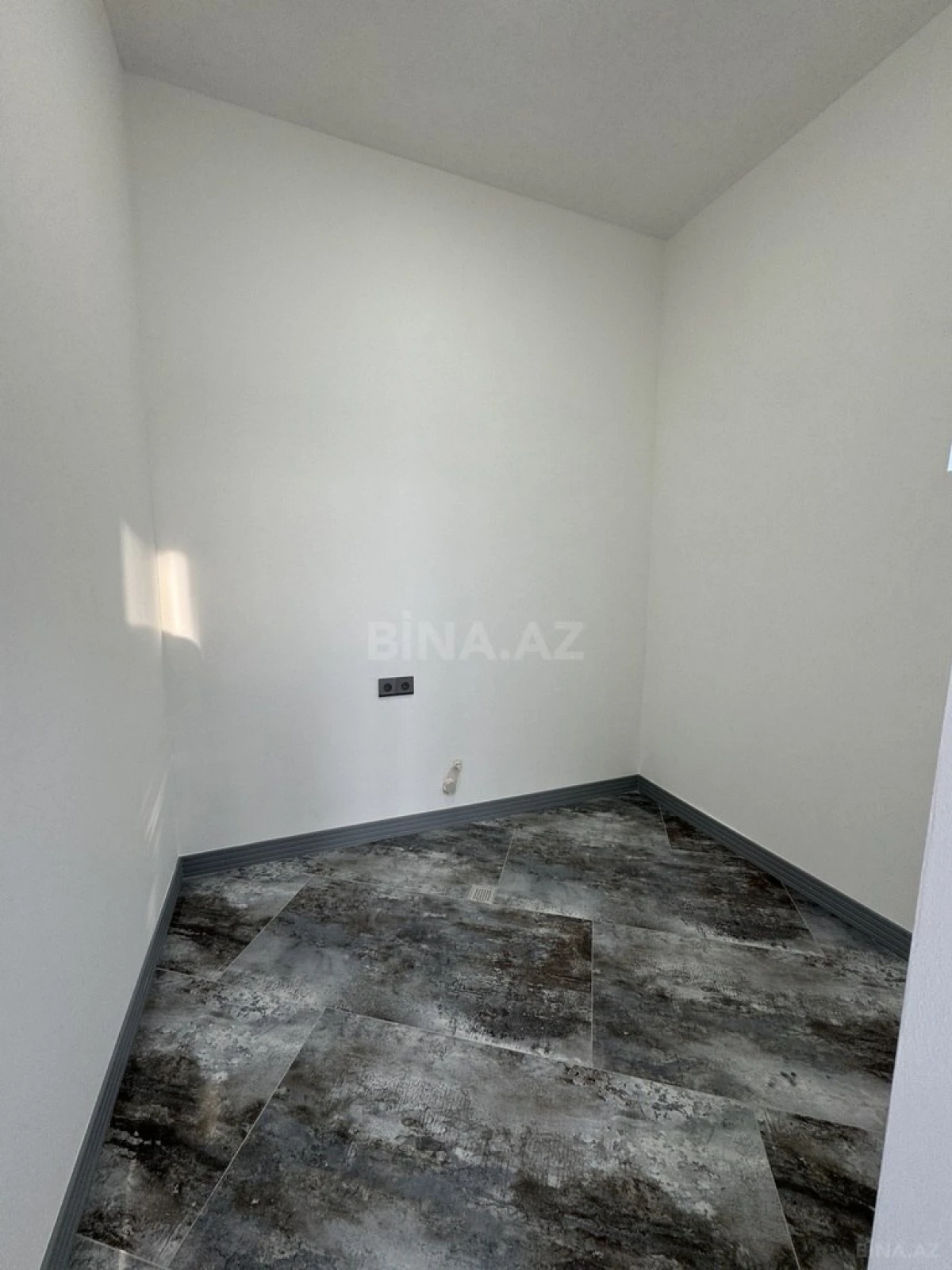 Satılır 5 otaqlı həyət evi 220 m²
