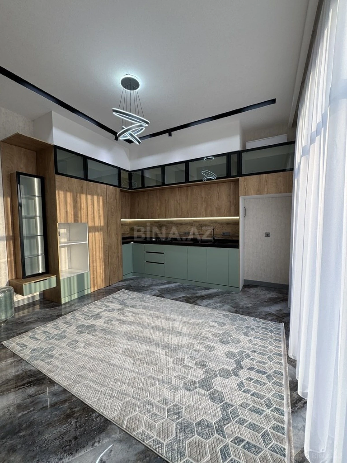 Satılır 5 otaqlı həyət evi 220 m²