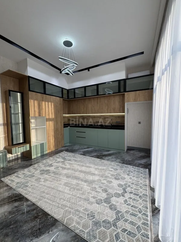 Satılır 5 otaqlı həyət evi 220 m²