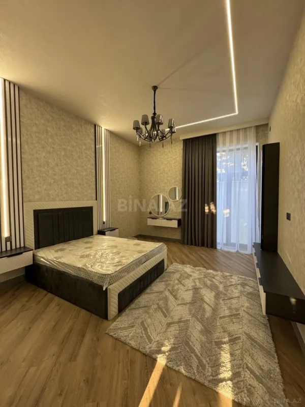 Satılır 5 otaqlı həyət evi 220 m²