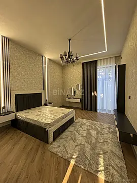 Satılır 5 otaqlı həyət evi 220 m²