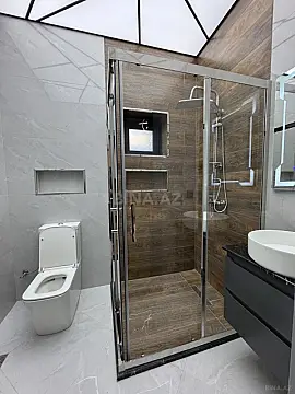 Satılır 5 otaqlı həyət evi 220 m²