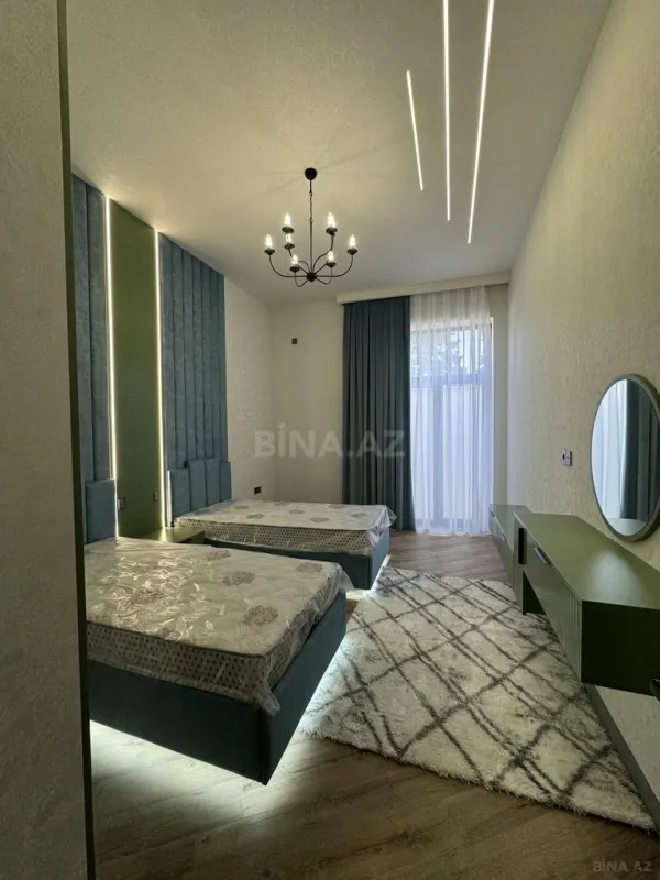 Satılır 5 otaqlı həyət evi 220 m²