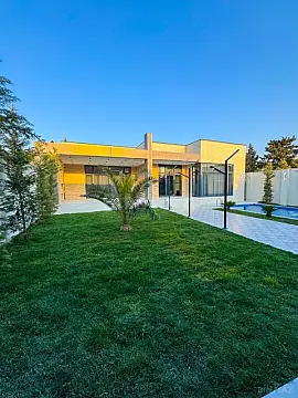 Satılır 5 otaqlı həyət evi 220 m²