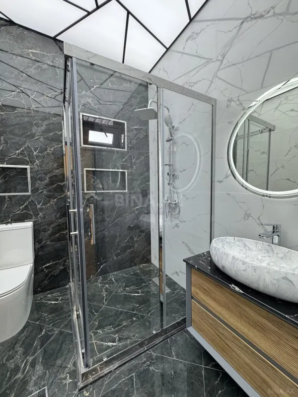 Satılır 5 otaqlı həyət evi 220 m²