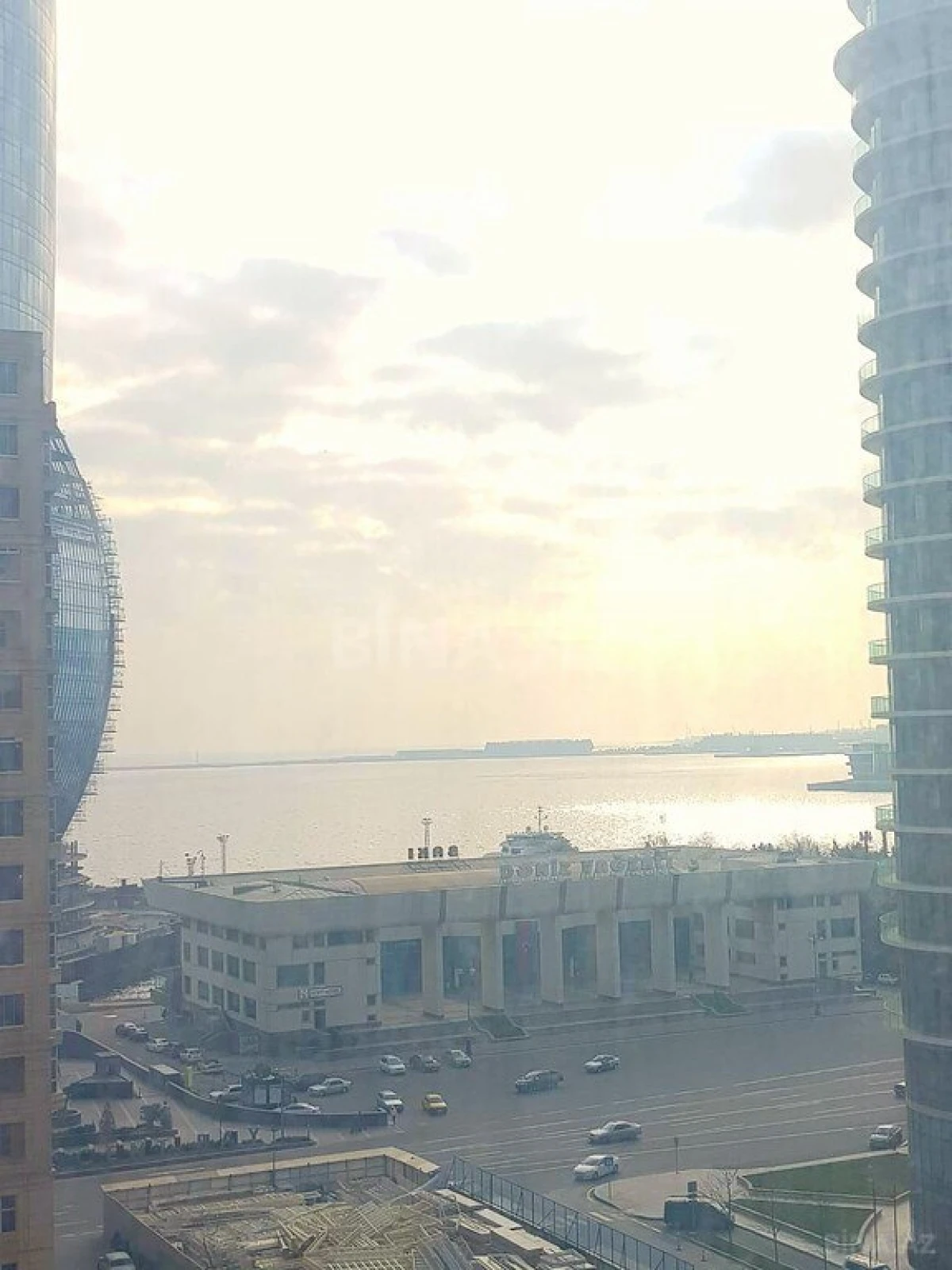 Satılır 15 otaqlı ofis 520 m²