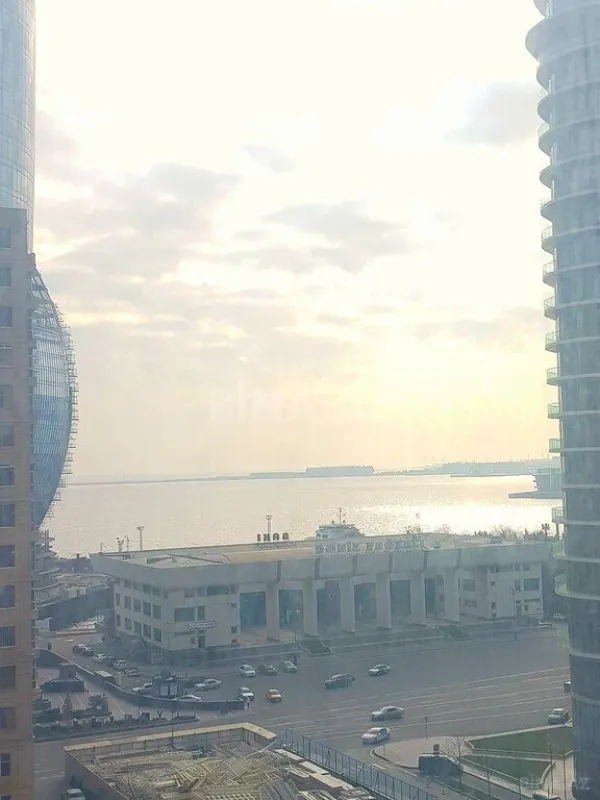 Satılır 15 otaqlı ofis 520 m²