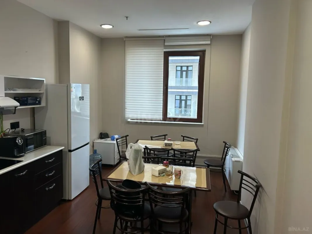 Satılır 15 otaqlı ofis 520 m²