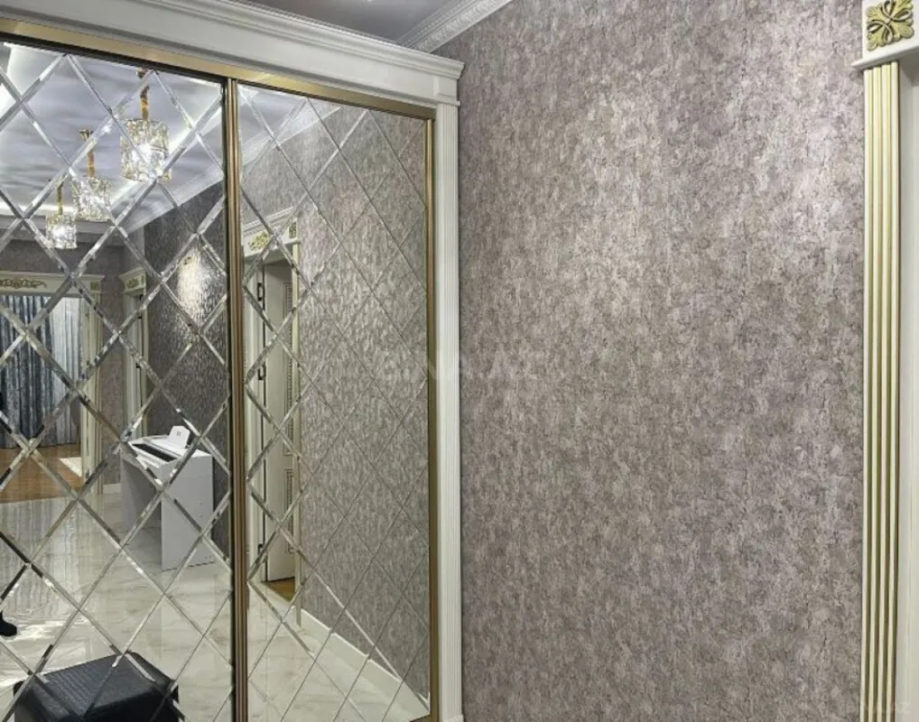 Satılır 3 otaqlı mənzil 120 m²