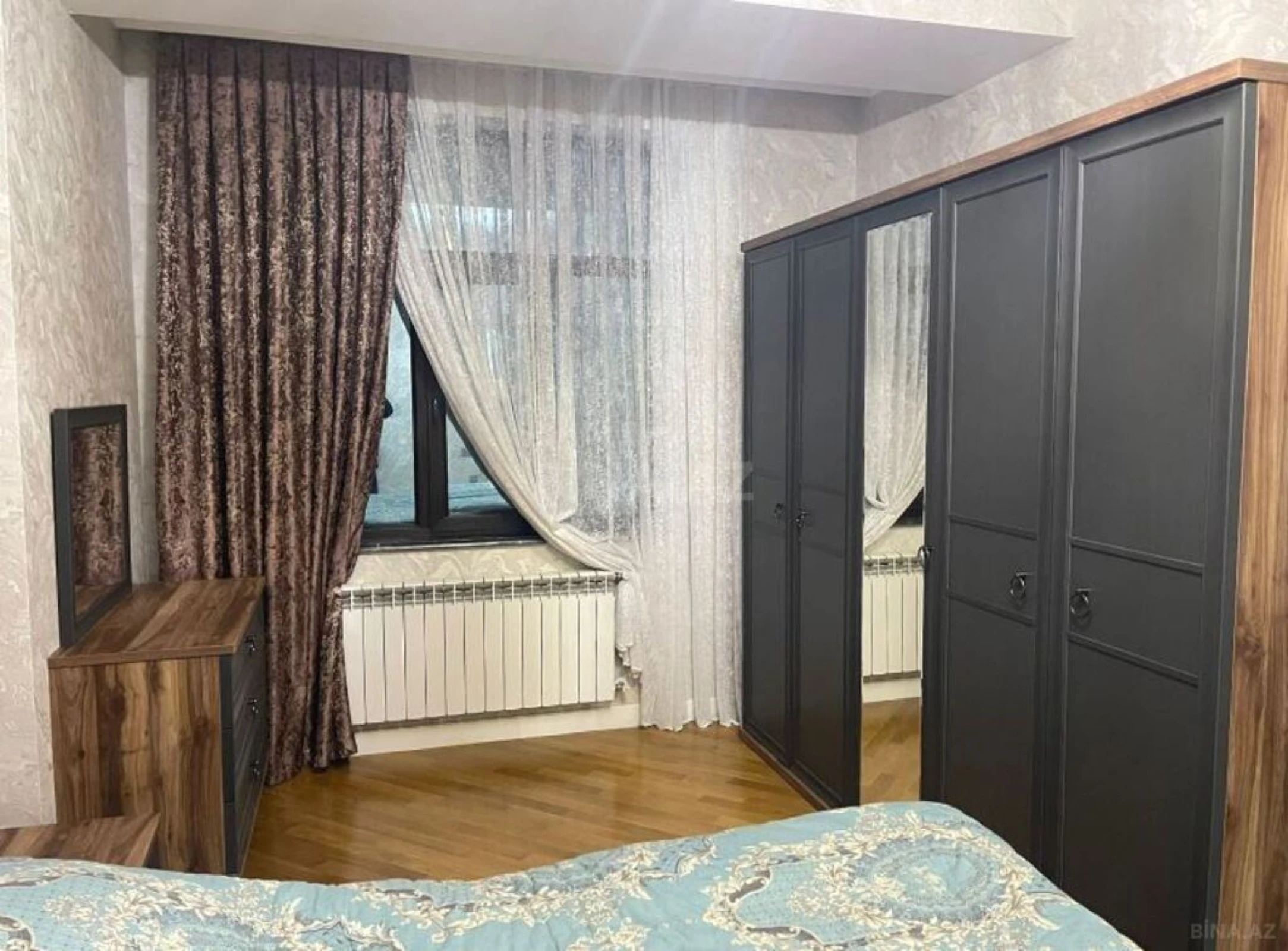 Satılır 3 otaqlı mənzil 120 m²