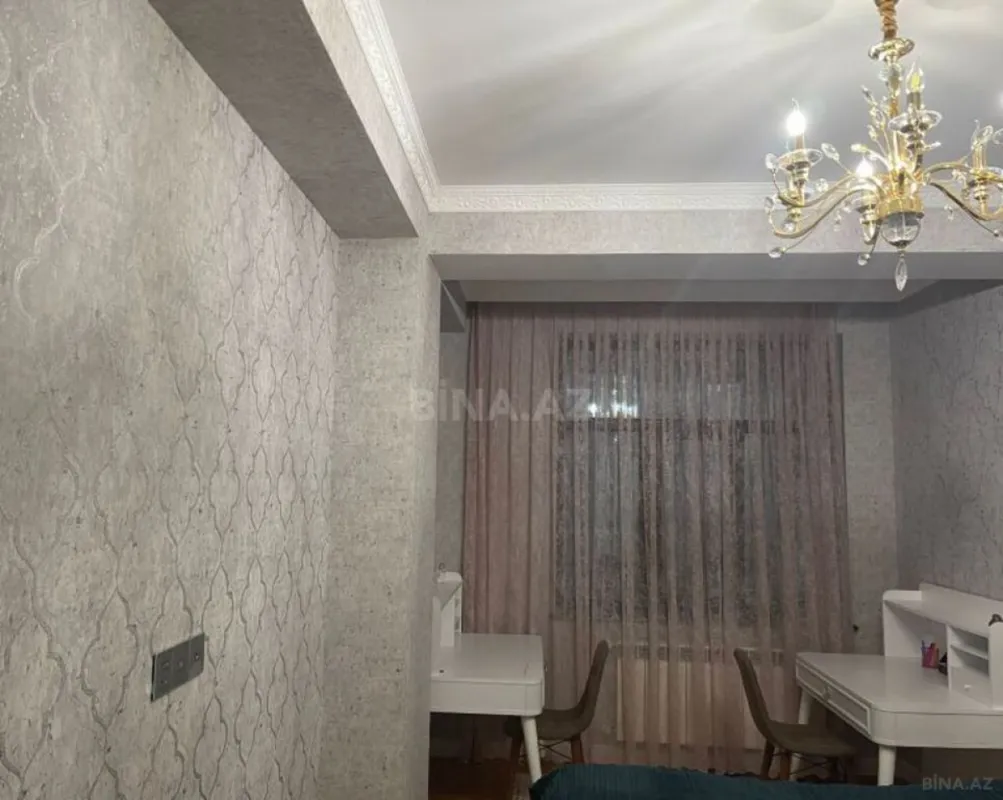Satılır 3 otaqlı mənzil 120 m²