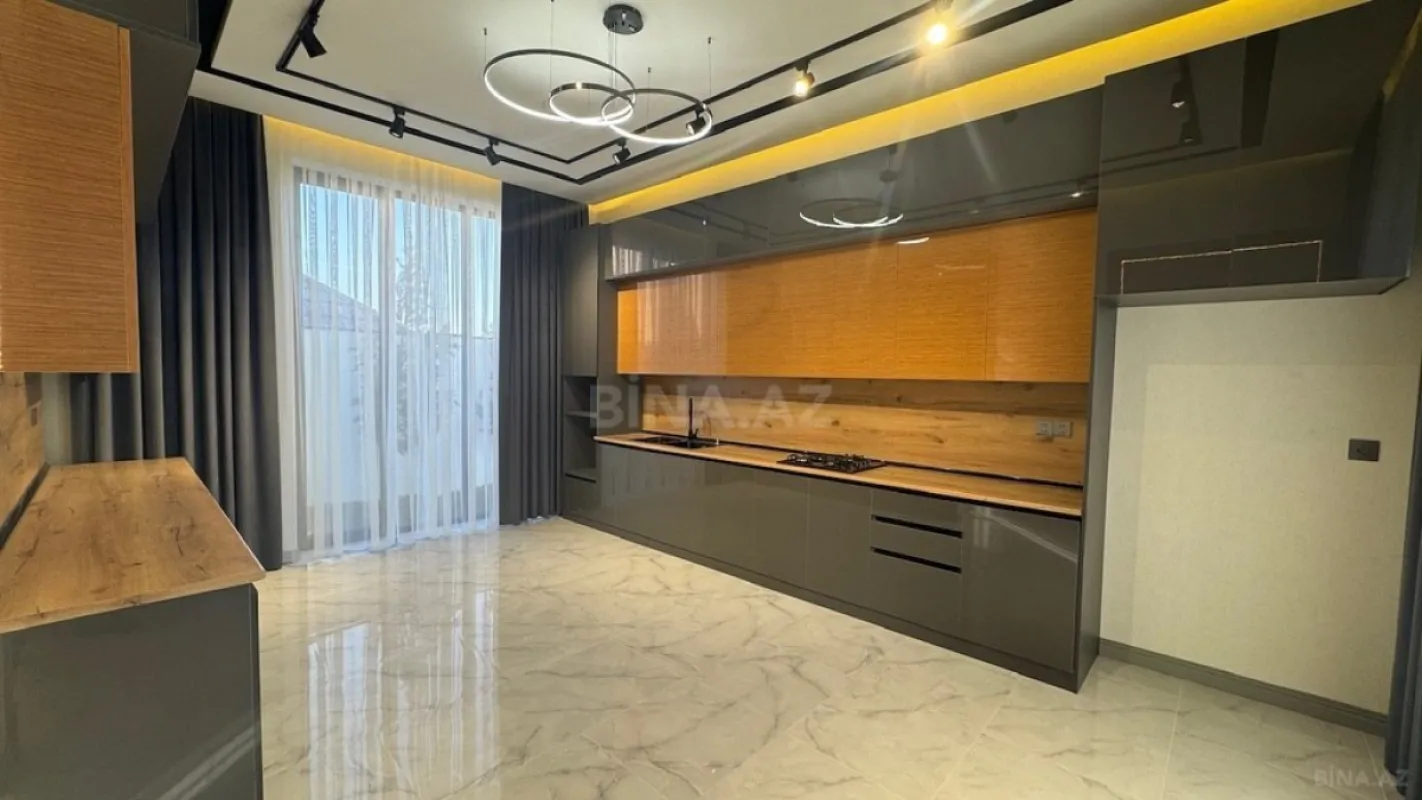 Satılır 4 otaqlı həyət evi 210 m²