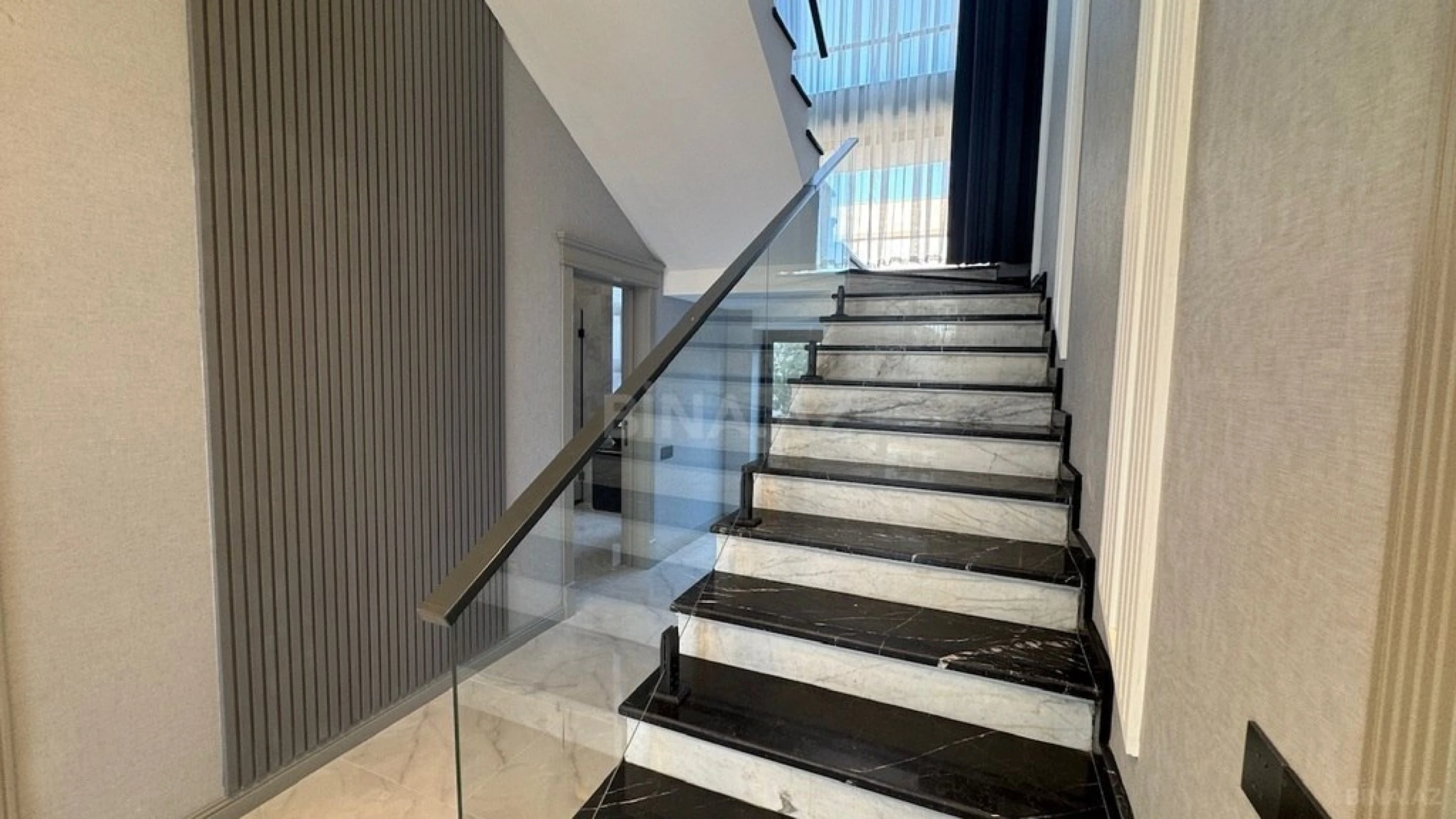 Satılır 4 otaqlı həyət evi 210 m²