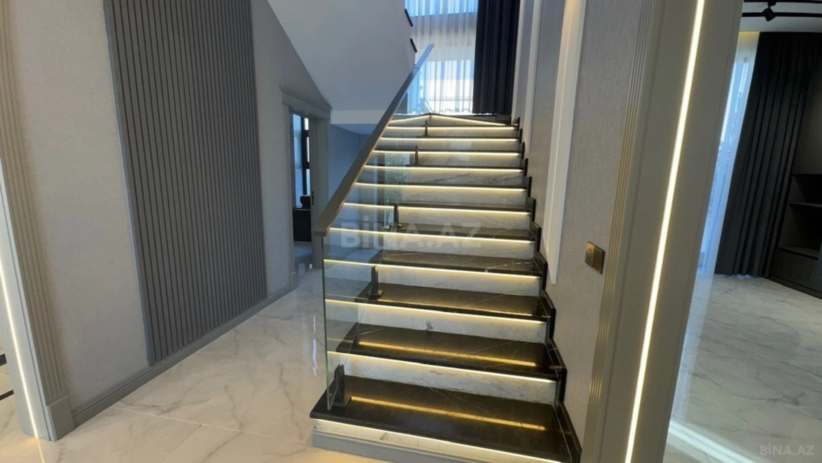 Satılır 4 otaqlı həyət evi 210 m²