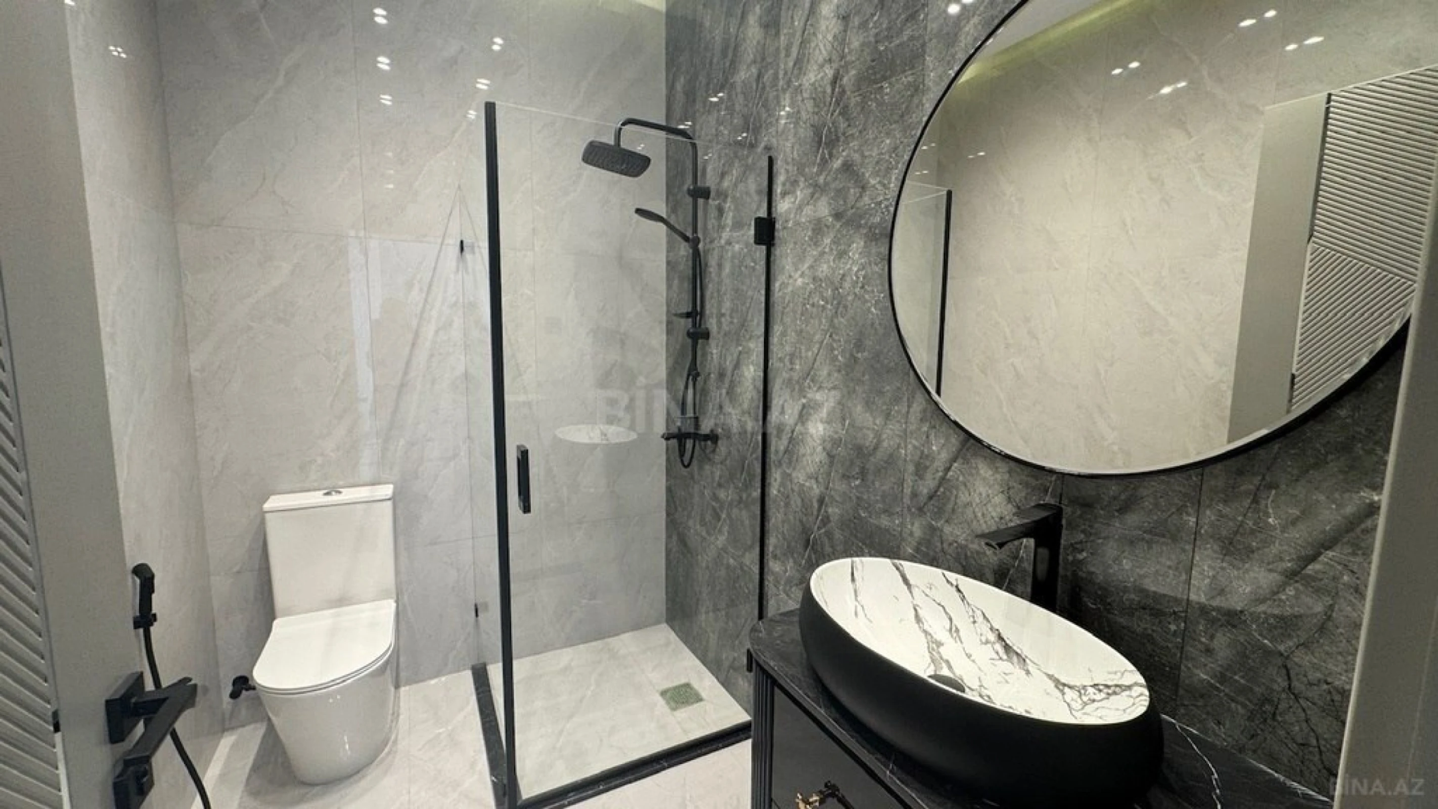 Satılır 4 otaqlı həyət evi 210 m²