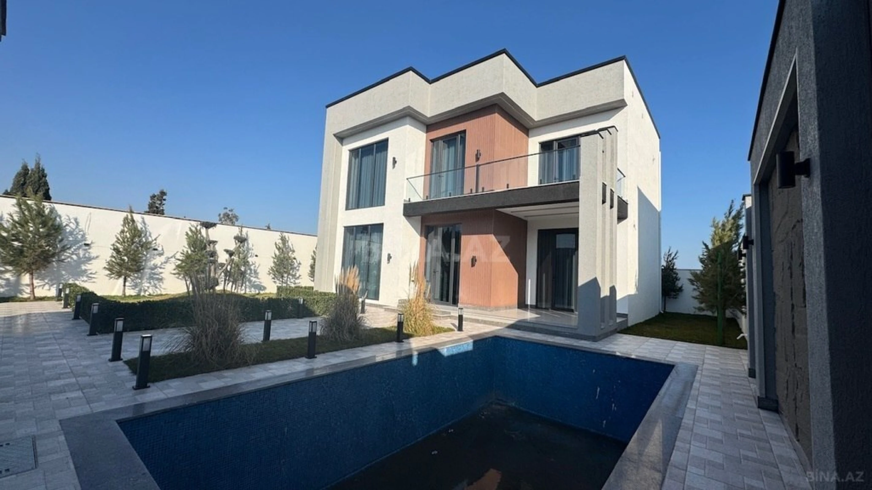 Satılır 4 otaqlı həyət evi 210 m²