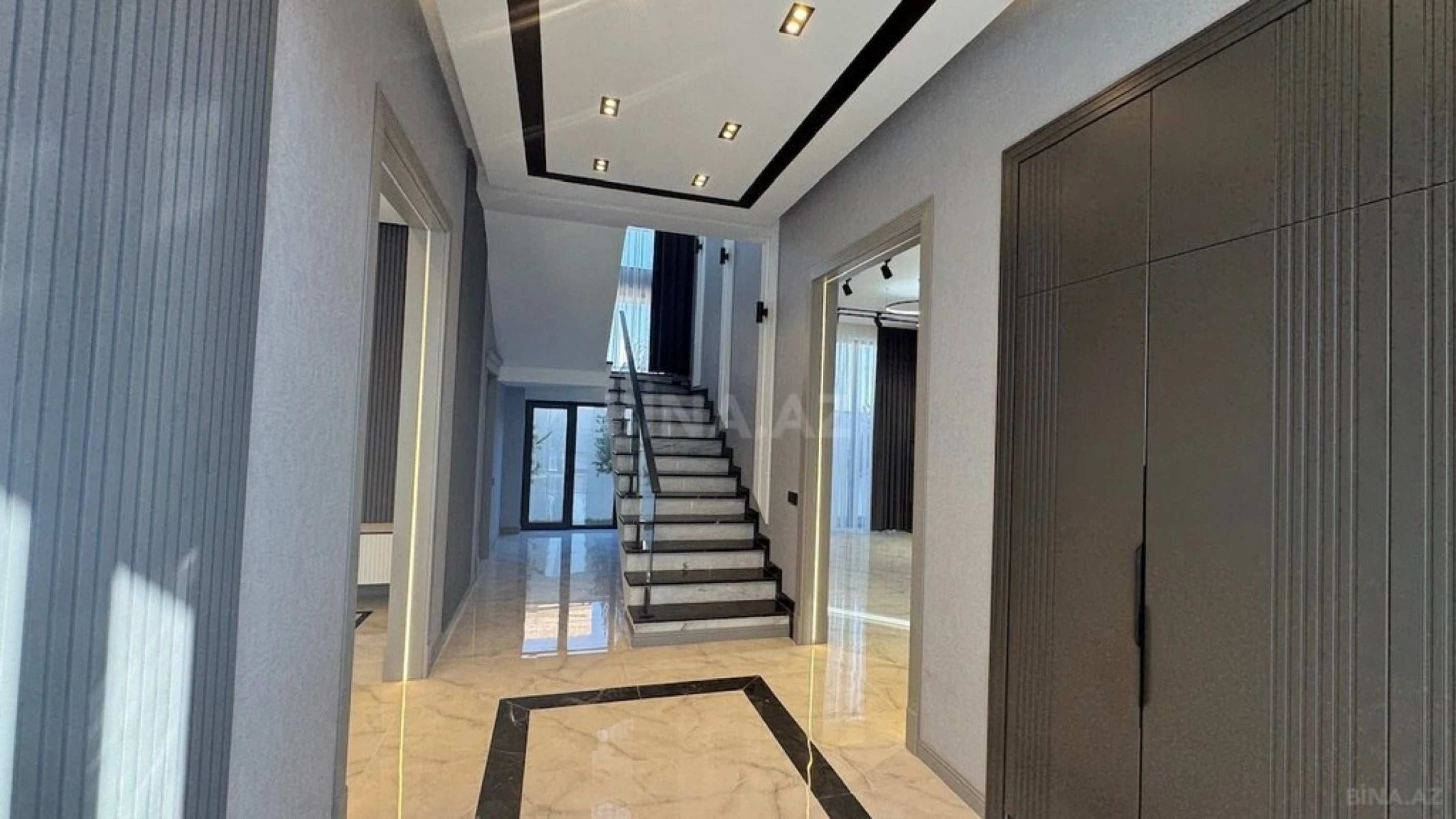 Satılır 4 otaqlı həyət evi 210 m²