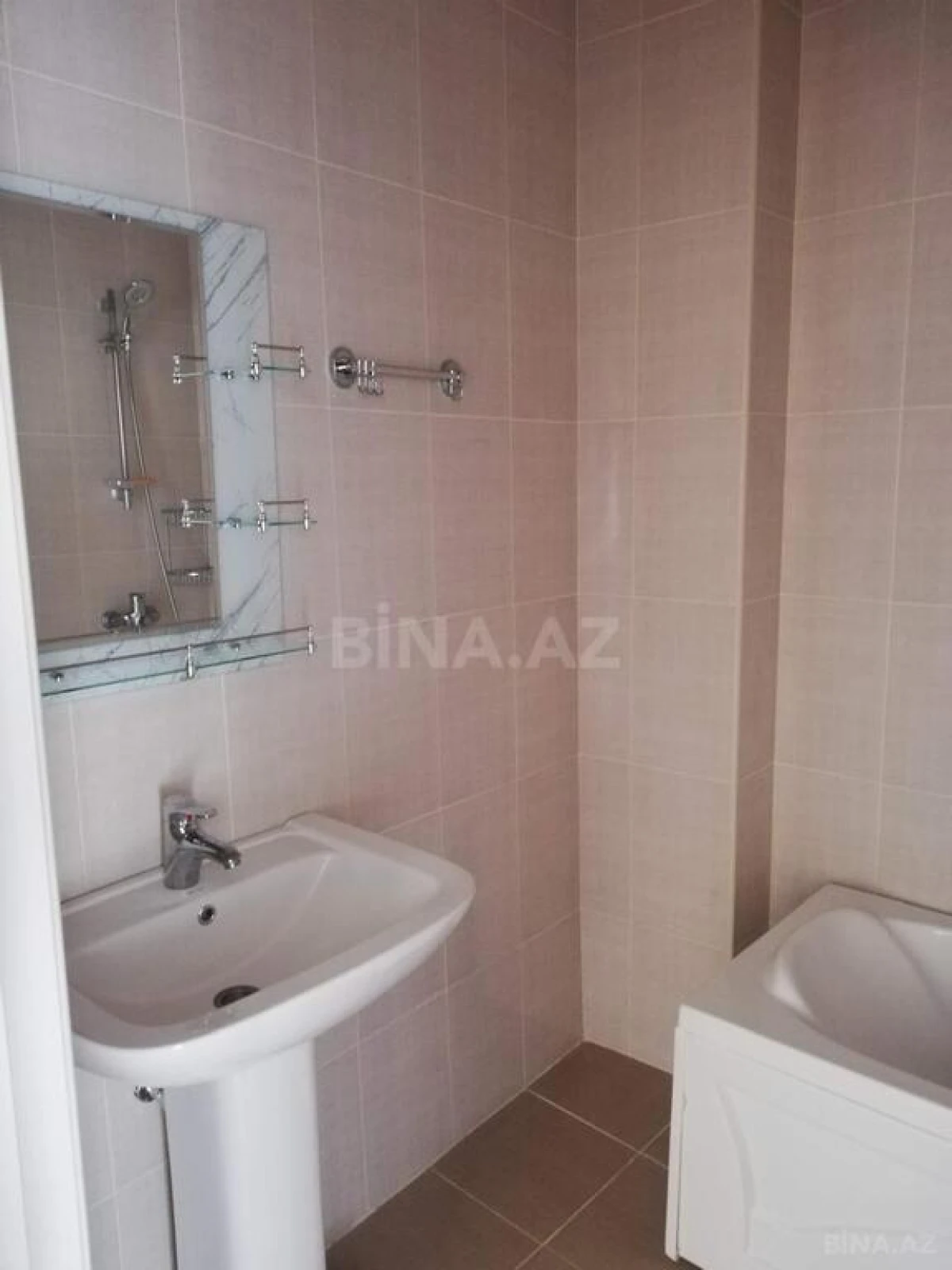 Satılır 1 otaqlı mənzil 40 m²