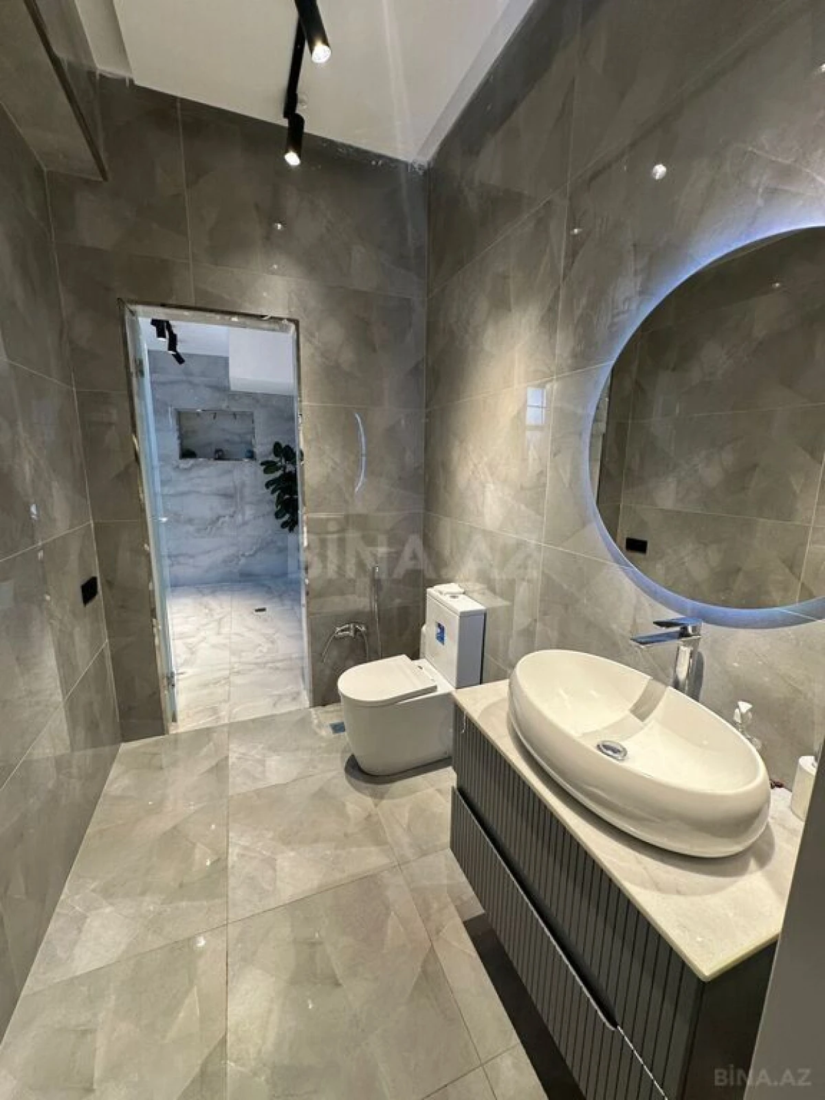 Kirayə verilir 7 otaqlı həyət evi 300 m²