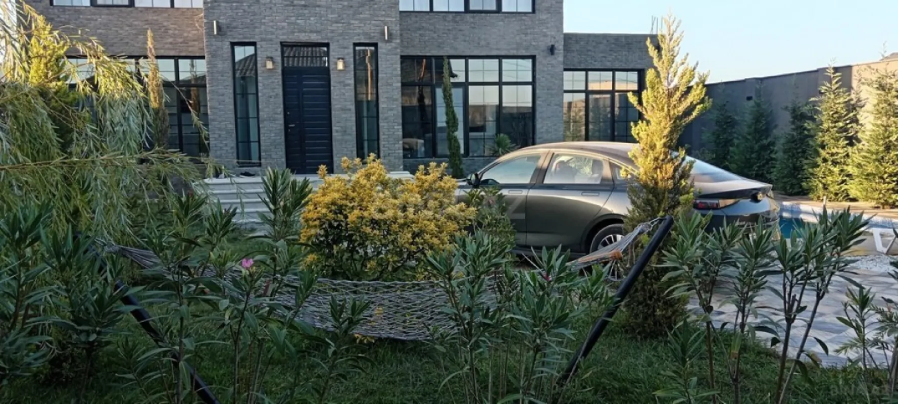 Kirayə verilir 7 otaqlı həyət evi 300 m²