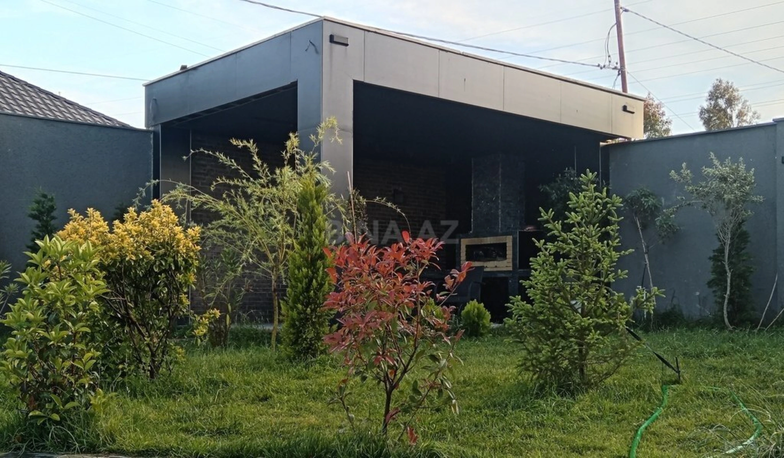 Kirayə verilir 7 otaqlı həyət evi 300 m²
