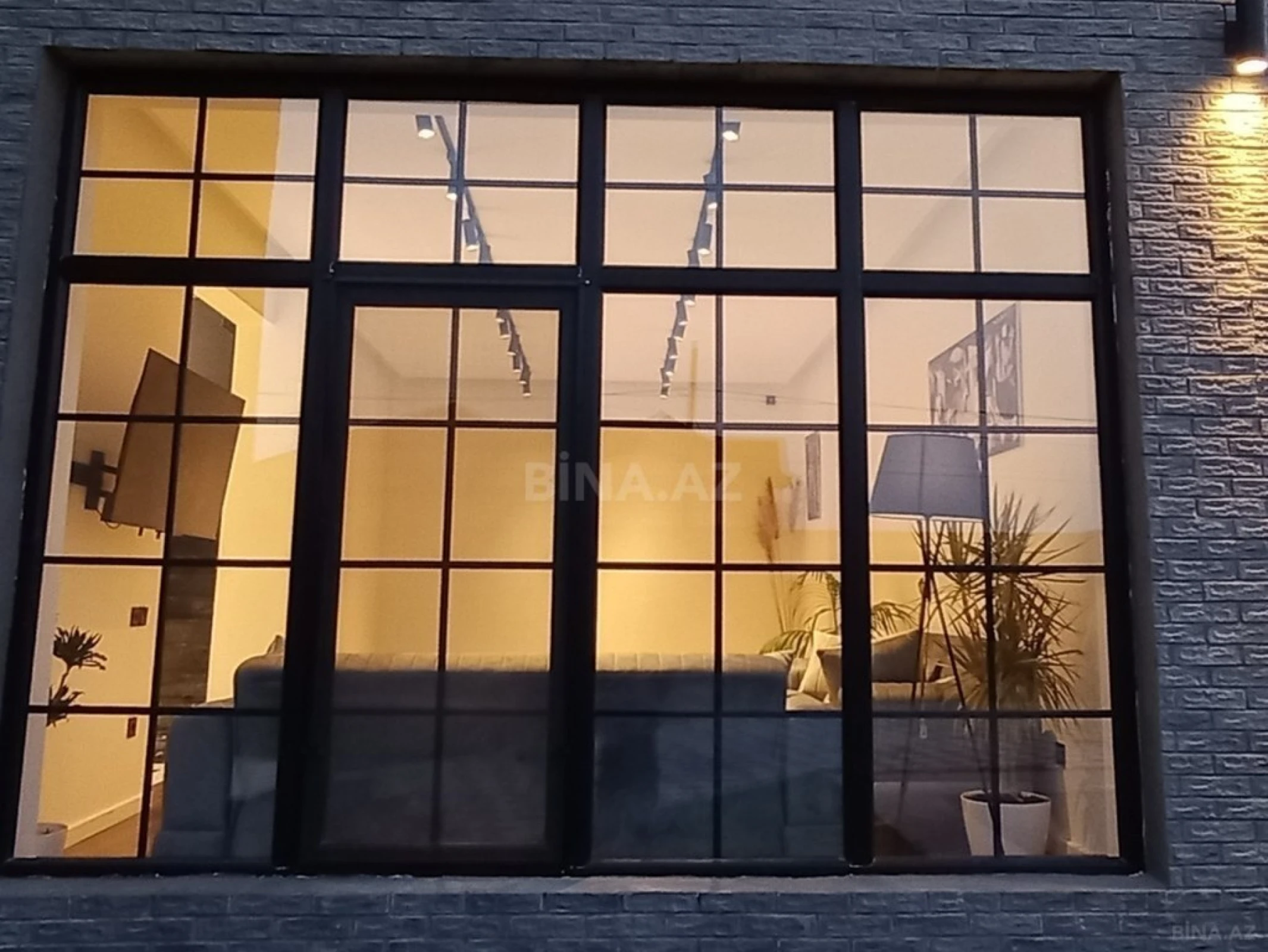 Kirayə verilir 7 otaqlı həyət evi 300 m²