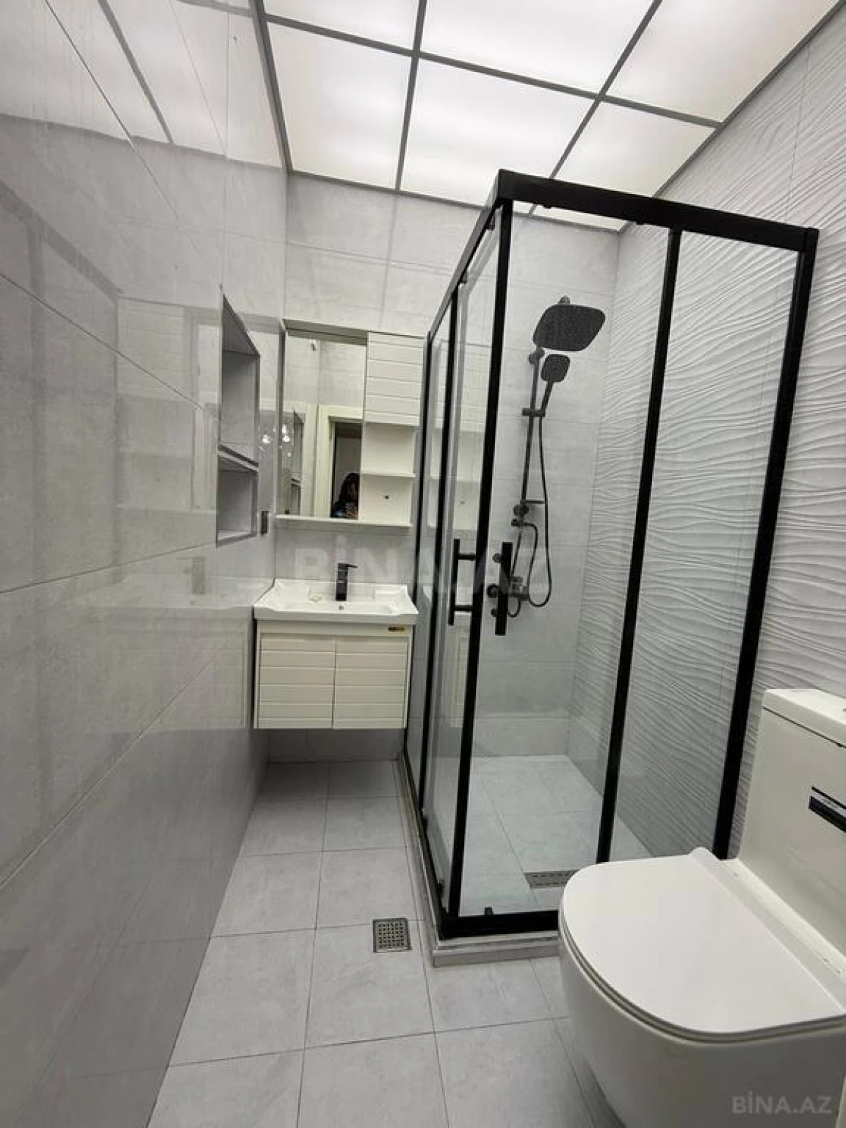 Kirayə verilir 3 otaqlı mənzil 160 m²