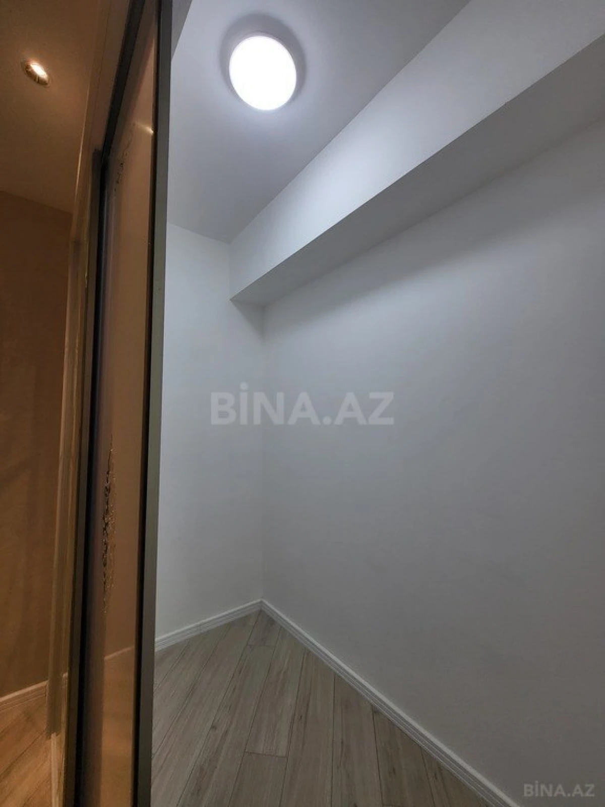 Satılır 3 otaqlı mənzil 96 m²