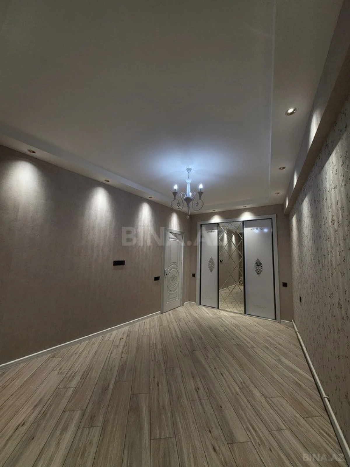 Satılır 3 otaqlı mənzil 96 m²