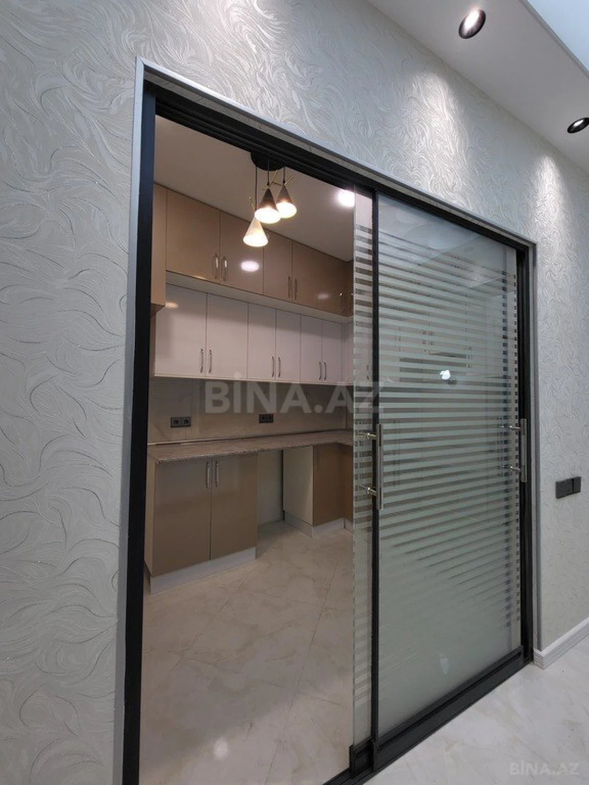 Satılır 3 otaqlı mənzil 96 m²