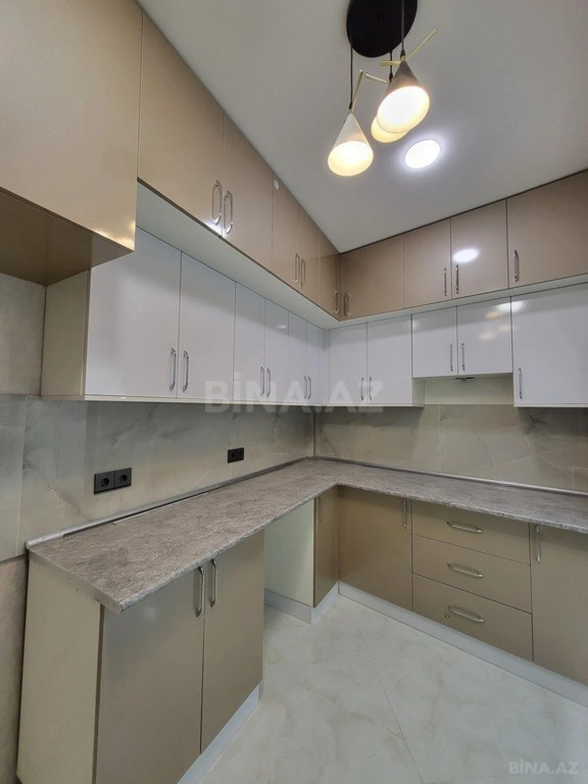 Satılır 3 otaqlı mənzil 96 m²