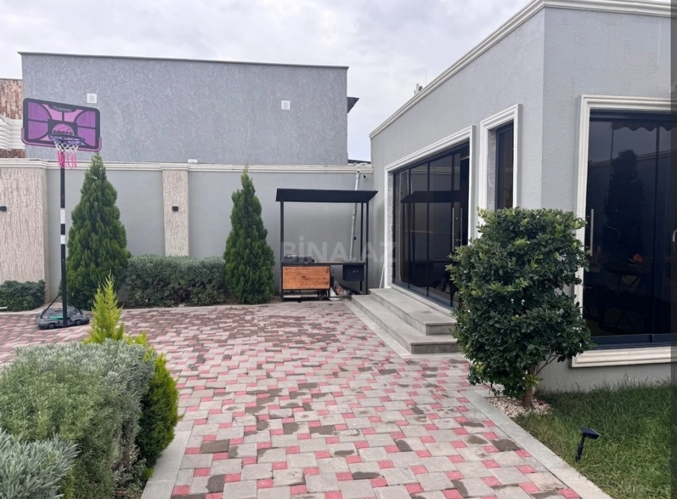 Kirayə verilir 4 otaqlı həyət evi 360 m²