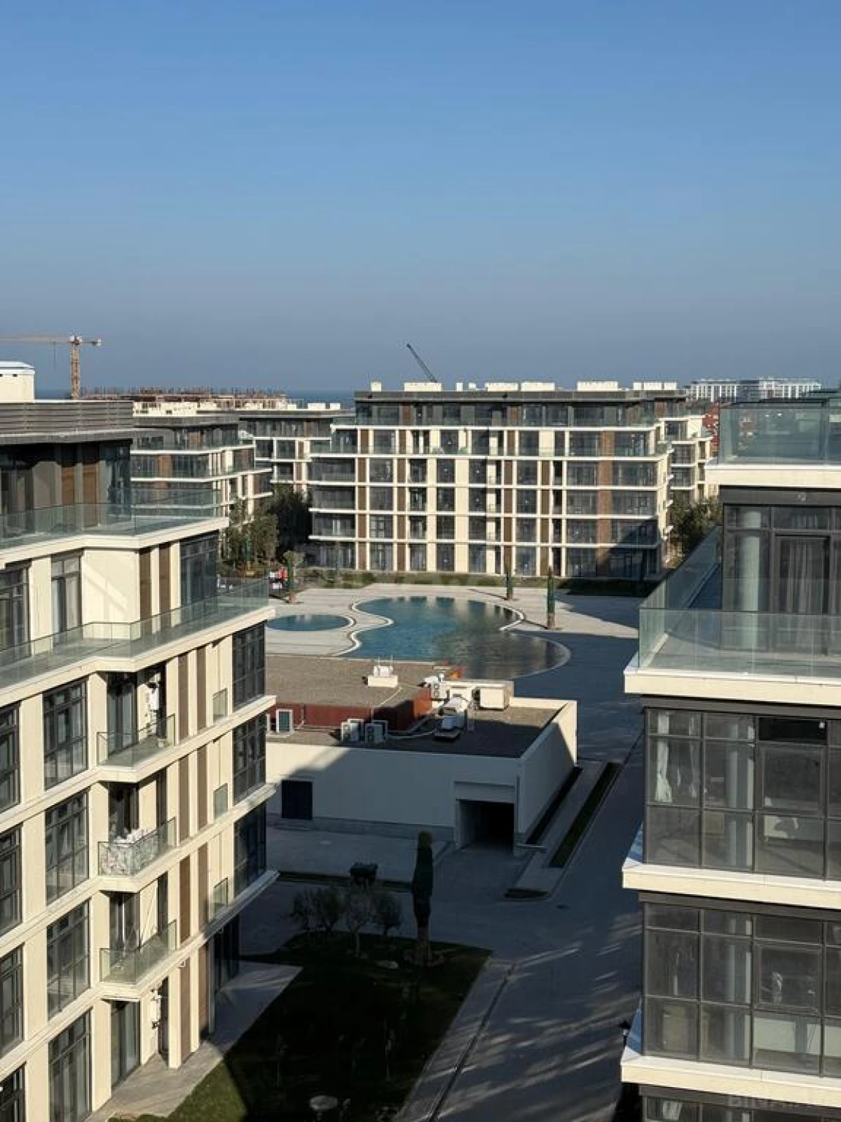 Satılır 4 otaqlı mənzil 208.5 m²