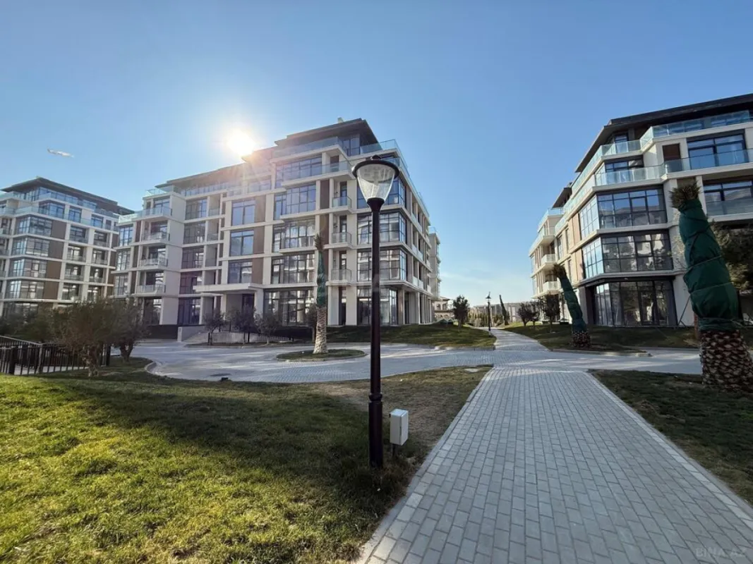 Satılır 4 otaqlı mənzil 208.5 m²