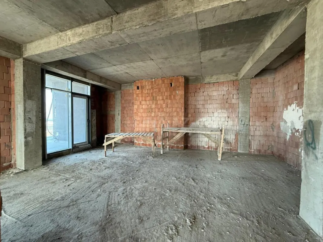 Satılır 4 otaqlı mənzil 208.5 m²