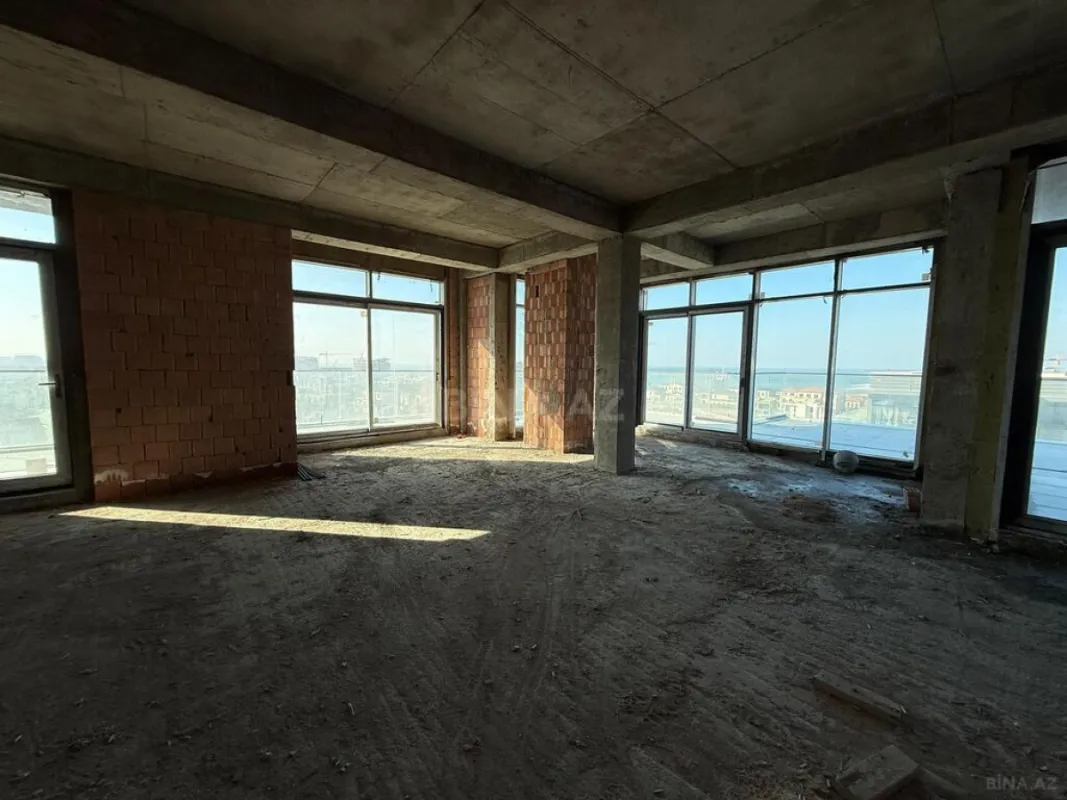 Satılır 4 otaqlı mənzil 208.5 m²
