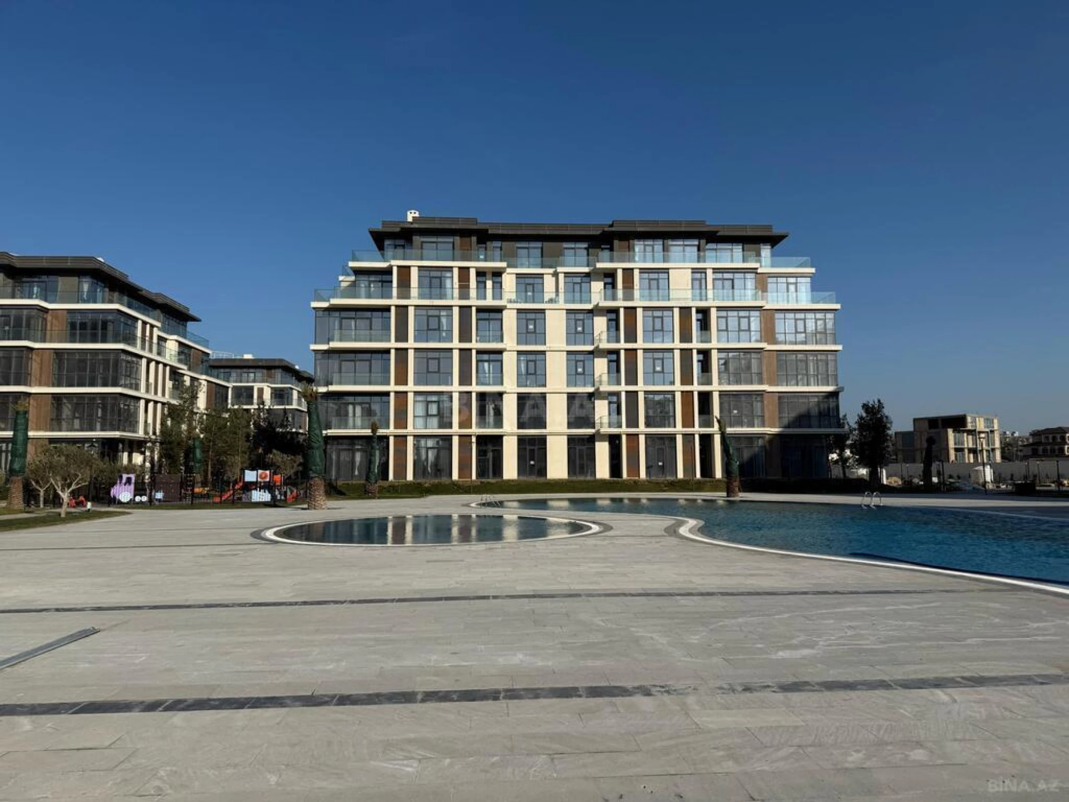 Satılır 3 otaqlı mənzil 117.5 m²