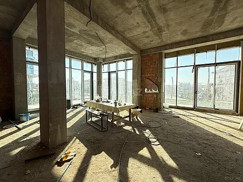 Satılır 3 otaqlı mənzil 117.5 m²