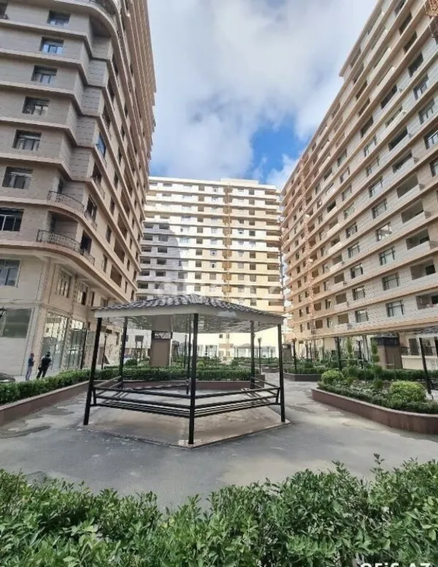 Satılır 3 otaqlı mənzil 148 m²