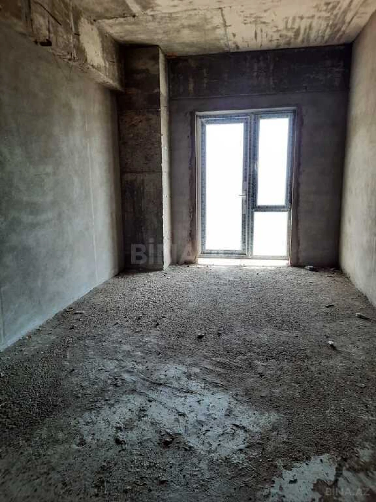 Satılır 6 otaqlı mənzil 501 m²